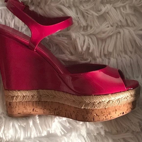 A pair of Gucci Sandals - Picture 6 of 6